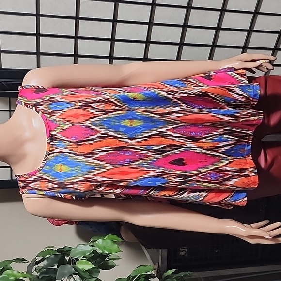 New directions Flowy Abstract Diamond Print Tank - Picture 2 of 8